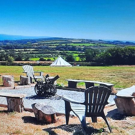 Summit Camping Kit Hill Cornwall Panoramic Views Grass Pitch From 15Pn Or Bella Bell Tent 75Pn Callington Zewnętrze zdjęcie