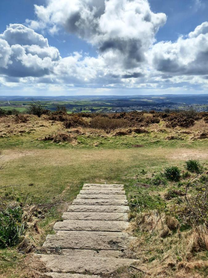Summit Camping Kit Hill Cornwall Panoramic Views Grass Pitch From 15Pn Or Bella Bell Tent 75Pn Callington Zewnętrze zdjęcie