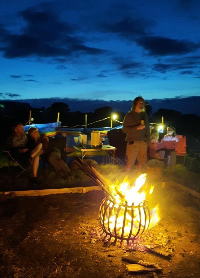 Summit Camping Kit Hill Cornwall Panoramic Views Grass Pitch From 15Pn Or Bella Bell Tent 75Pn Callington Zewnętrze zdjęcie